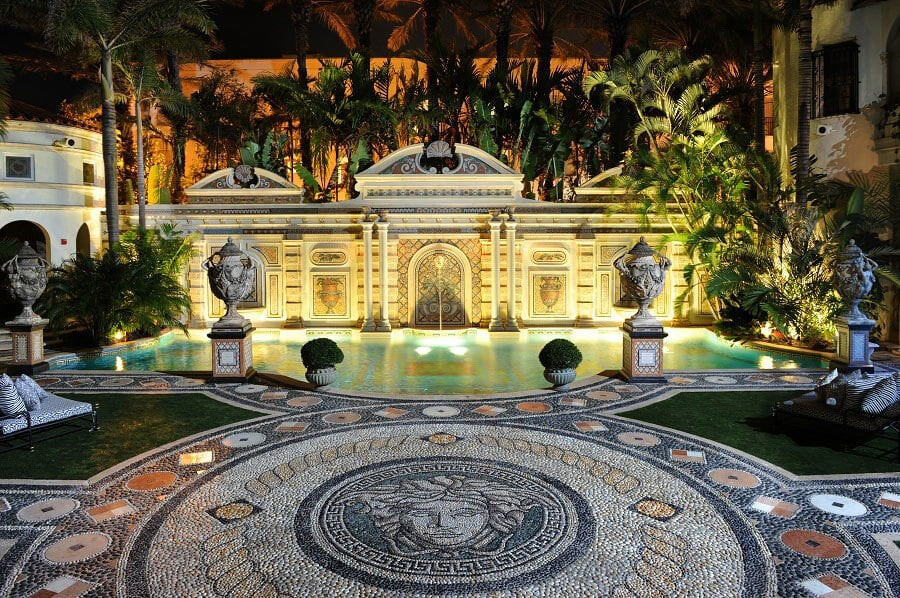 10 Secrets of Gianni Versace's Miami Mansion-03.jpg